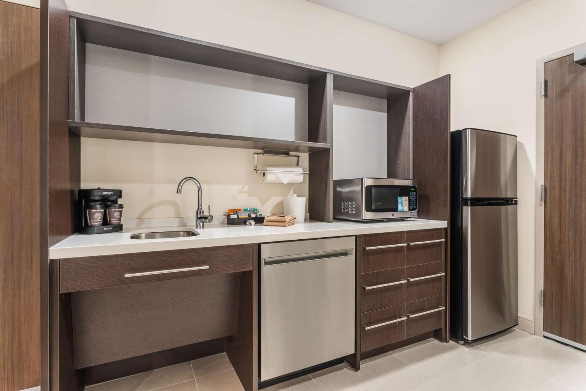 Home2 Suites By Hilton Cedar Rapids Westdale Kültér fotó