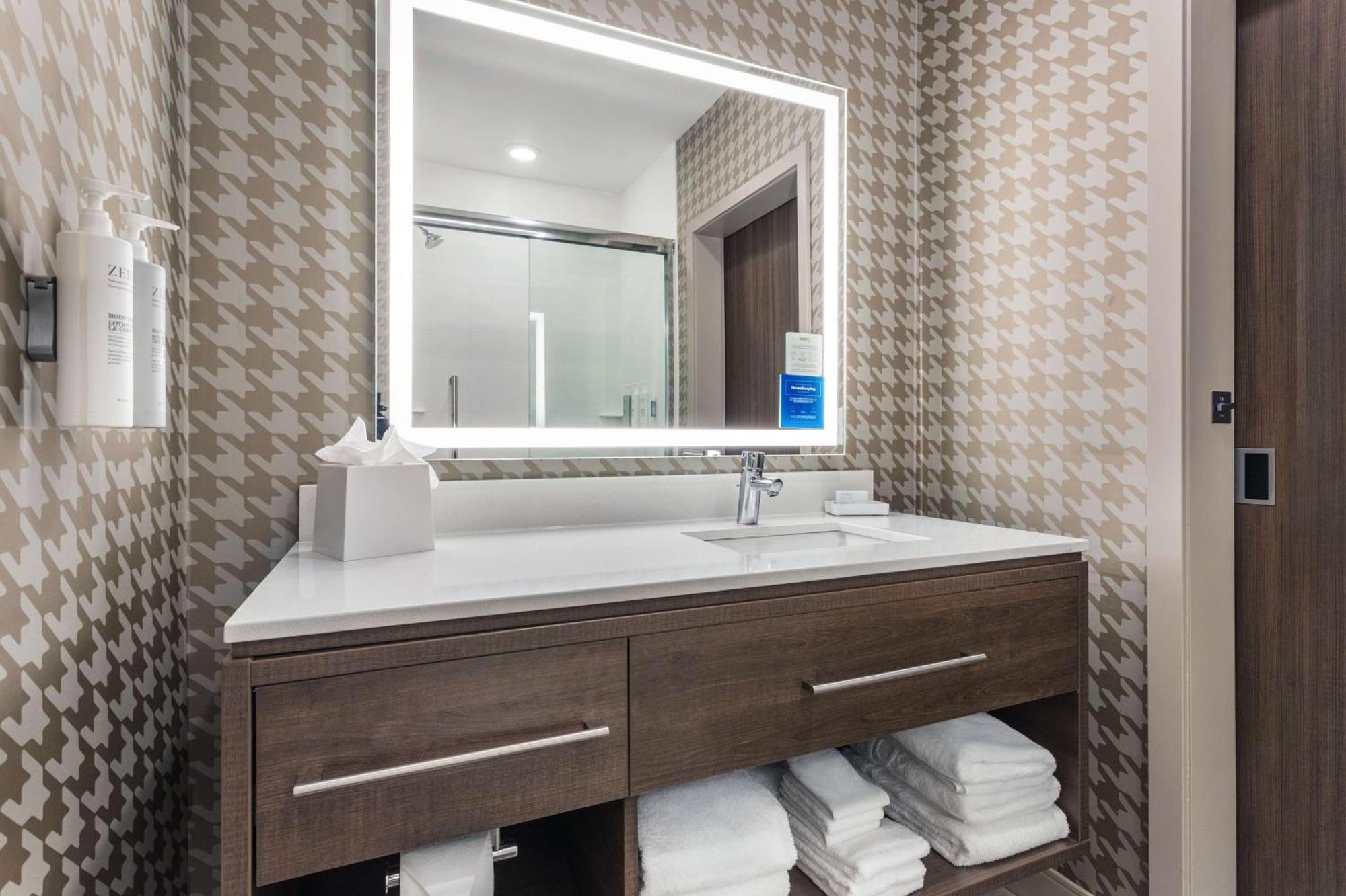 Home2 Suites By Hilton Cedar Rapids Westdale Kültér fotó